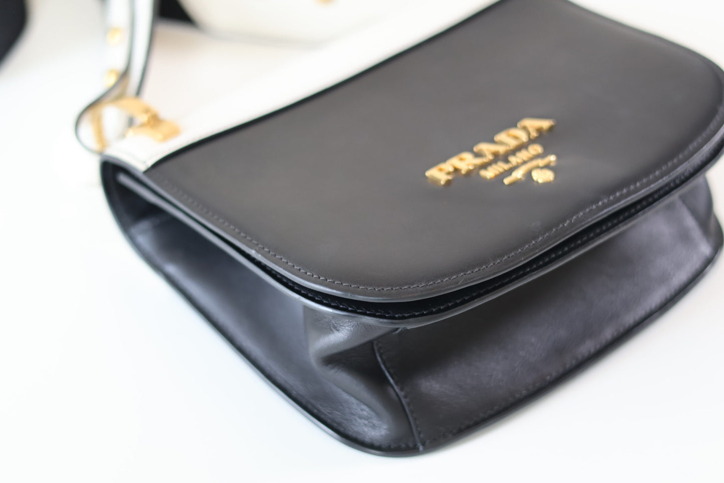 Prada Pionniére black white