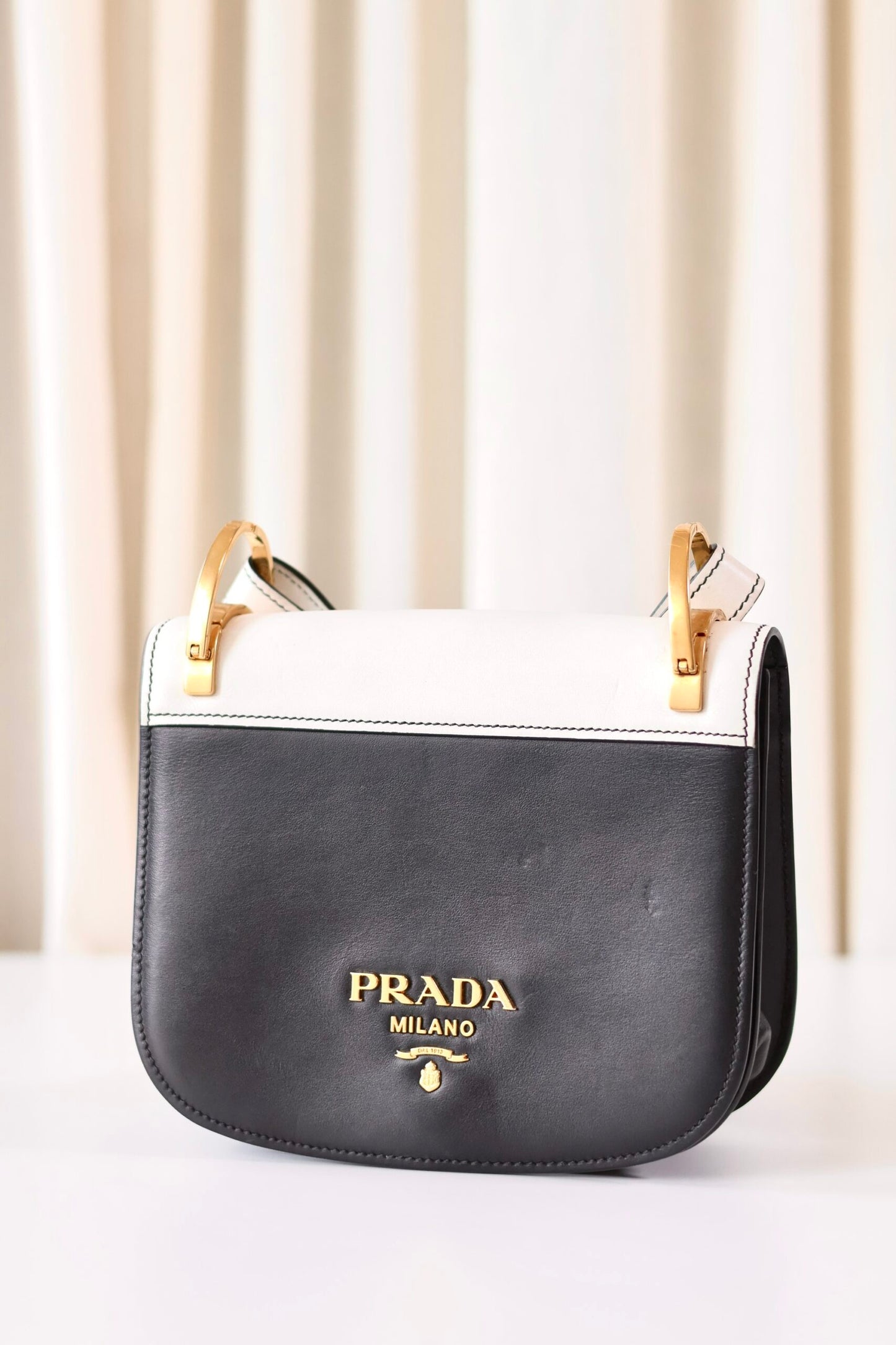 Prada Pionniére black white