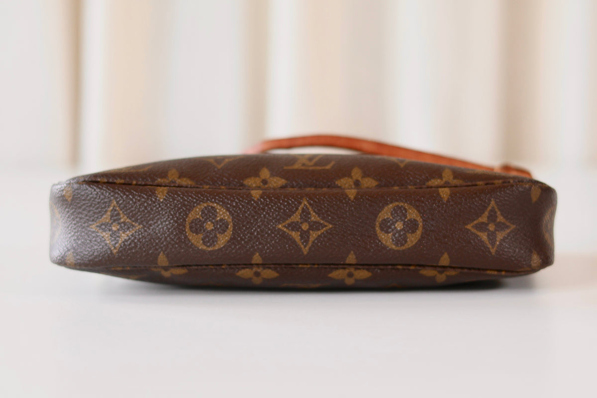 Louis Vuitton Pochette Accesories Monogram
