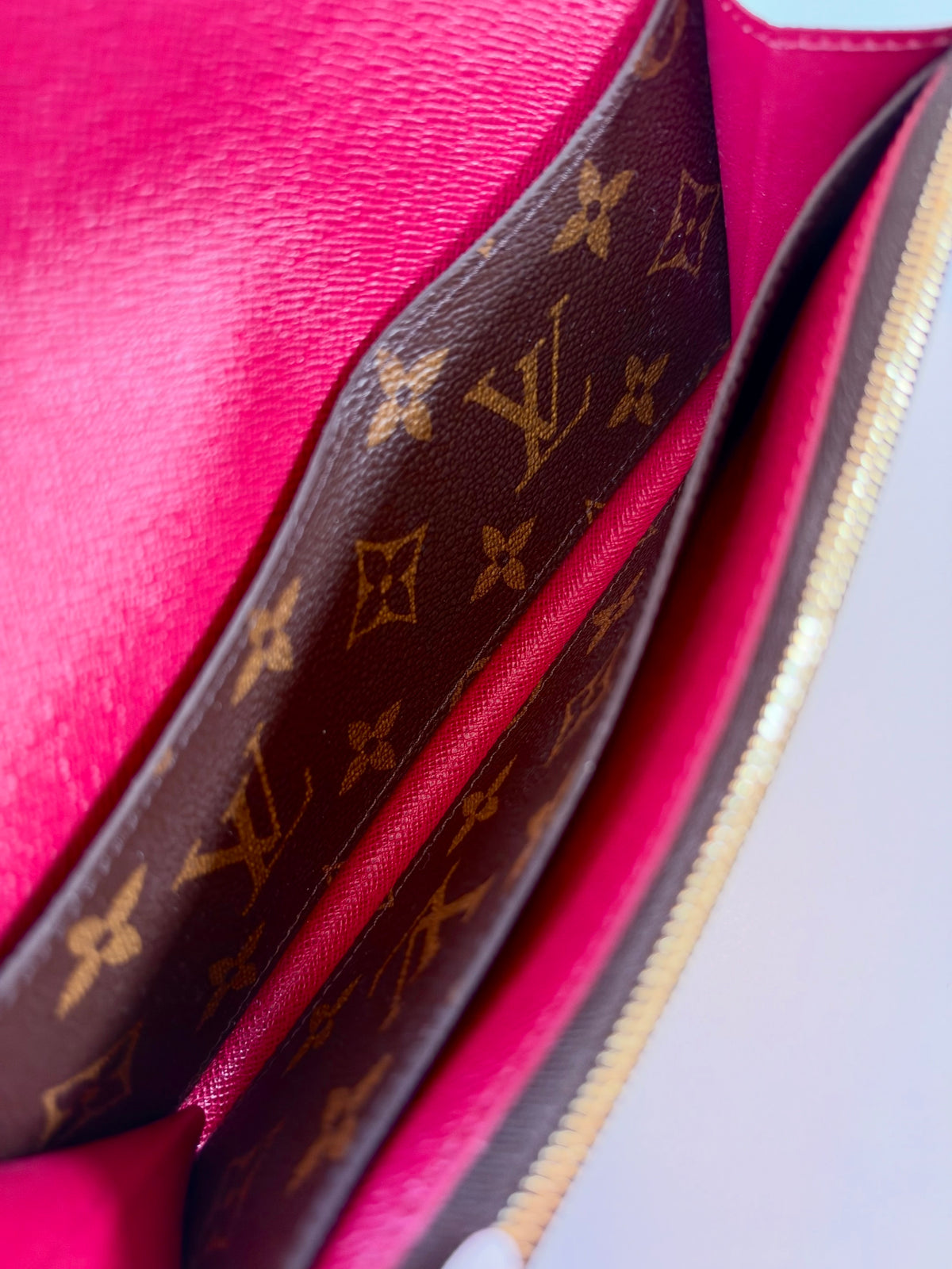 Louis Vuitton Emellie Wallet
