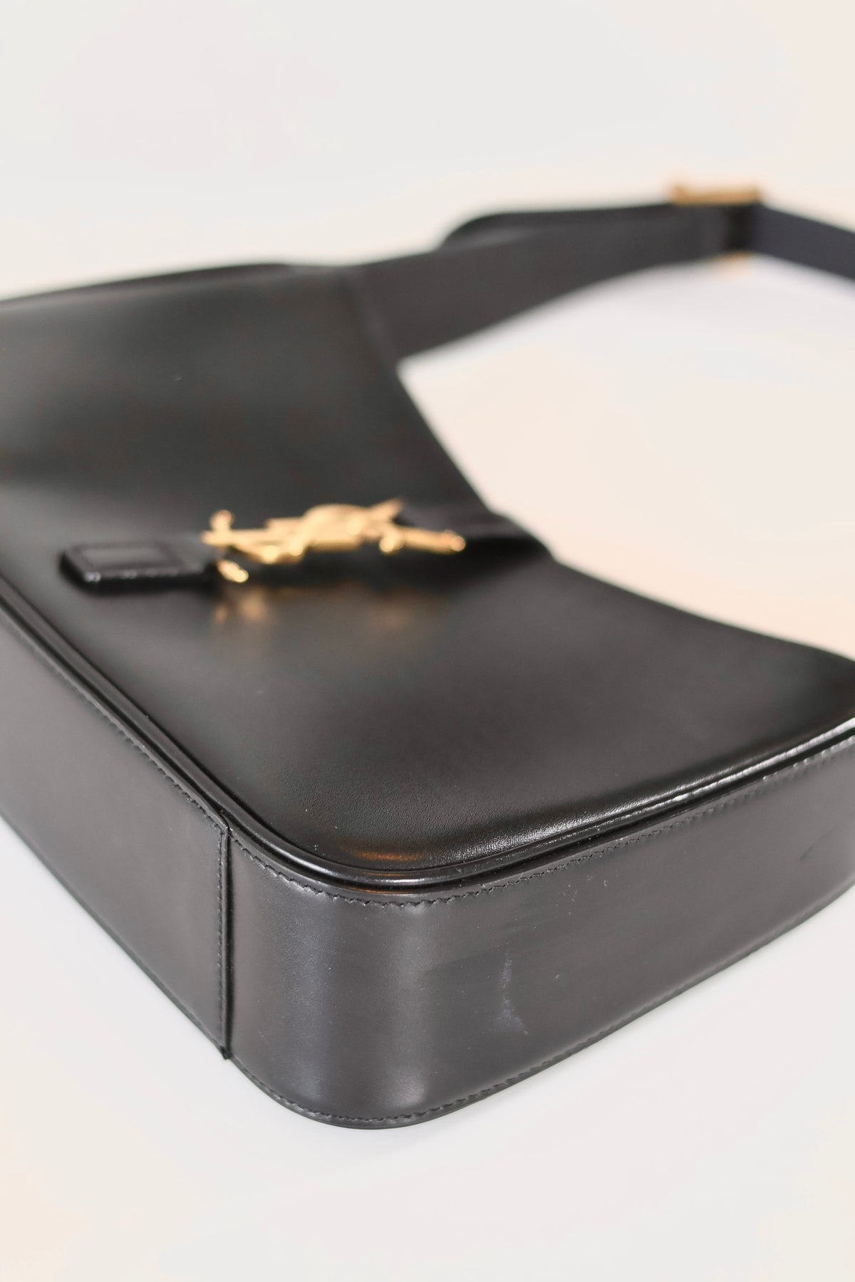Saint Laurent Le 5 A 7 Hobo