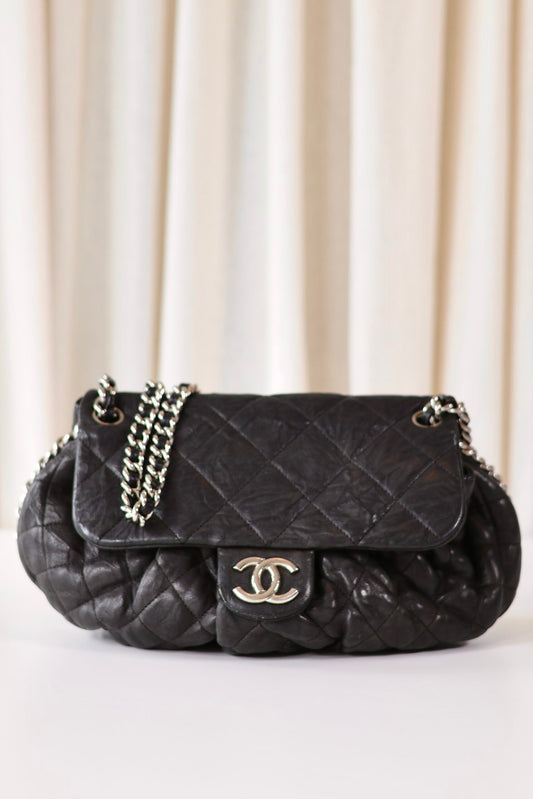 Chanel Chain Around black