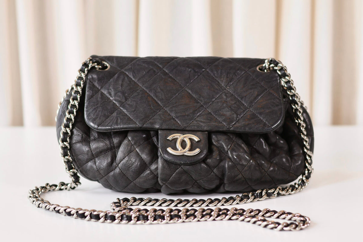 Chanel Chain Around black