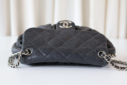 Chanel Chain Around black