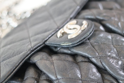 Chanel Chain Around black