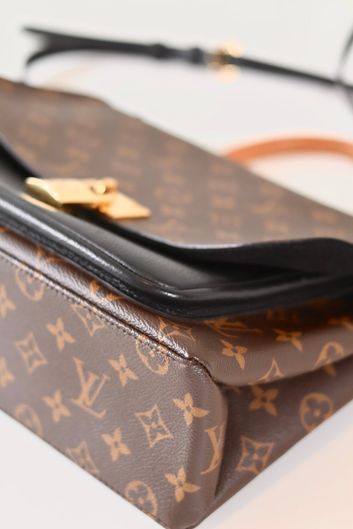 Louis Vuitton Marignan Black