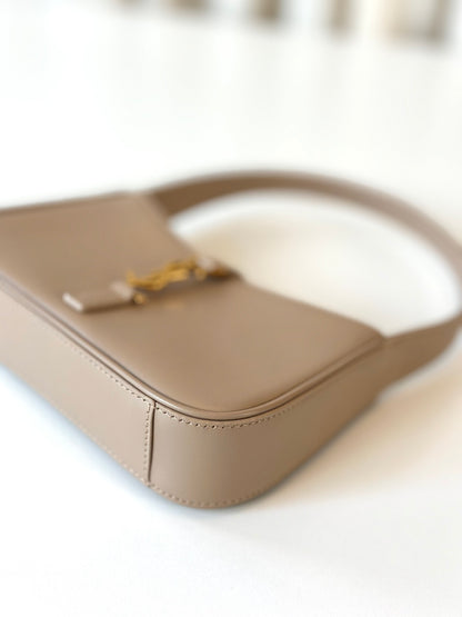 Saint Laurent mini hobo beige