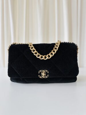 Chanel 19 maxi