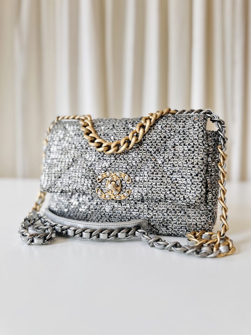 Chanel 19 silver sequin - Image 2