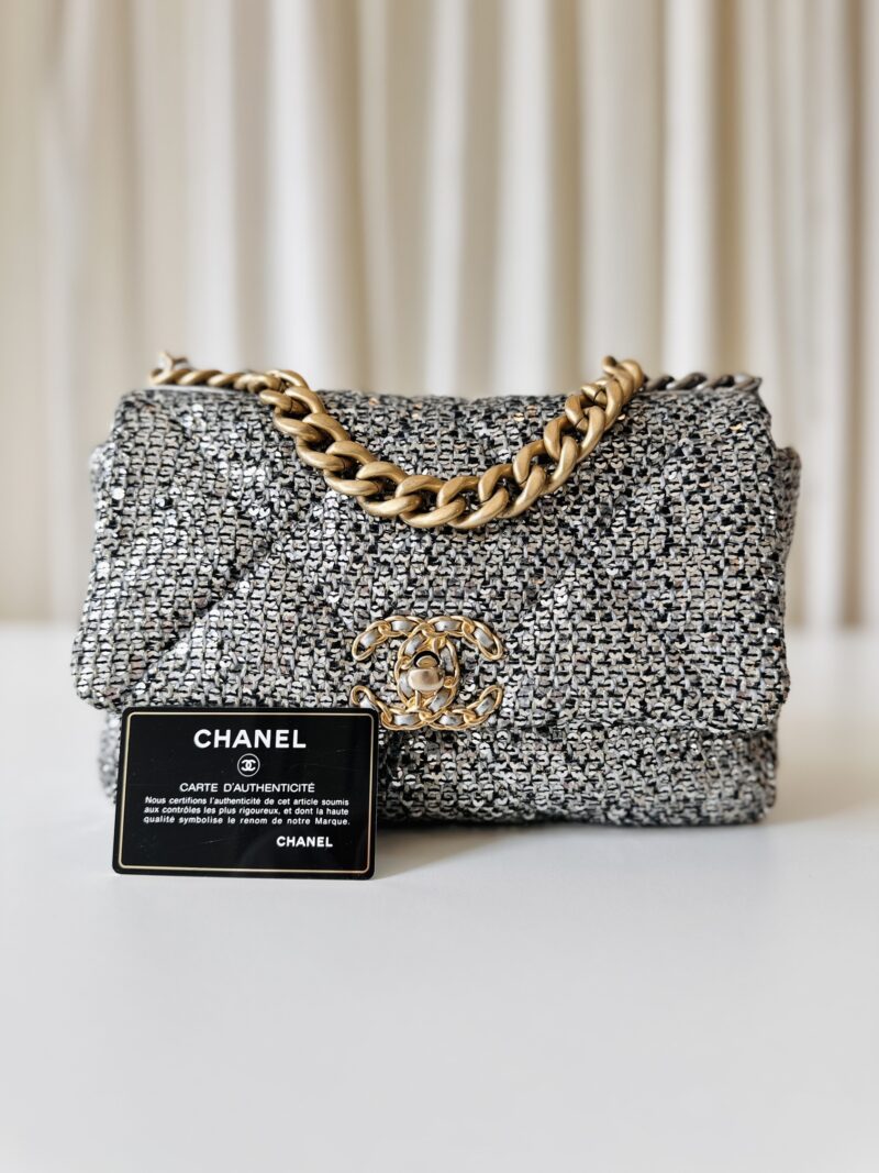 Chanel 19 silver sequin - Image 10
