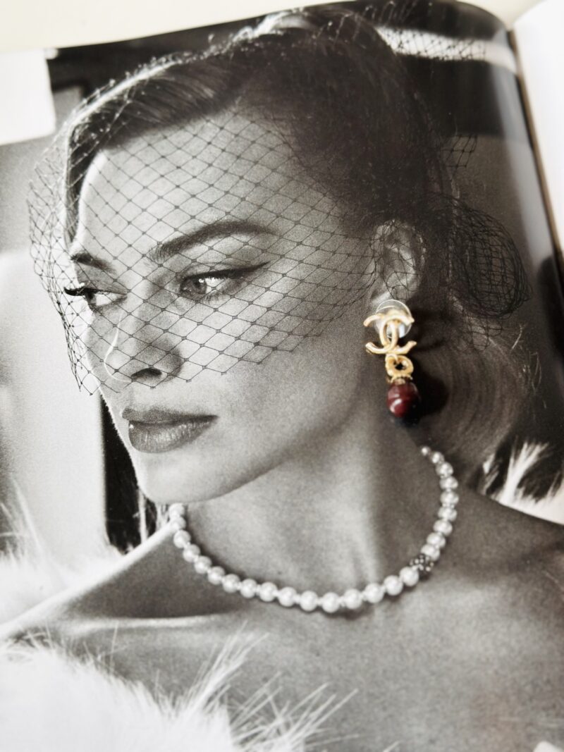Chanel brown pearl earrings - Image 3