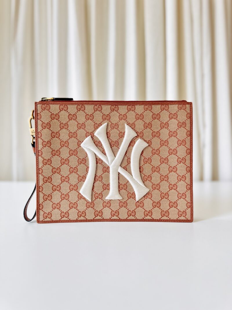 Gucci x new york yankees clutch