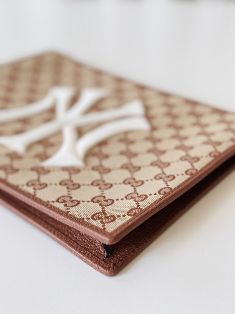 Gucci x new york yankees clutch - Image 6