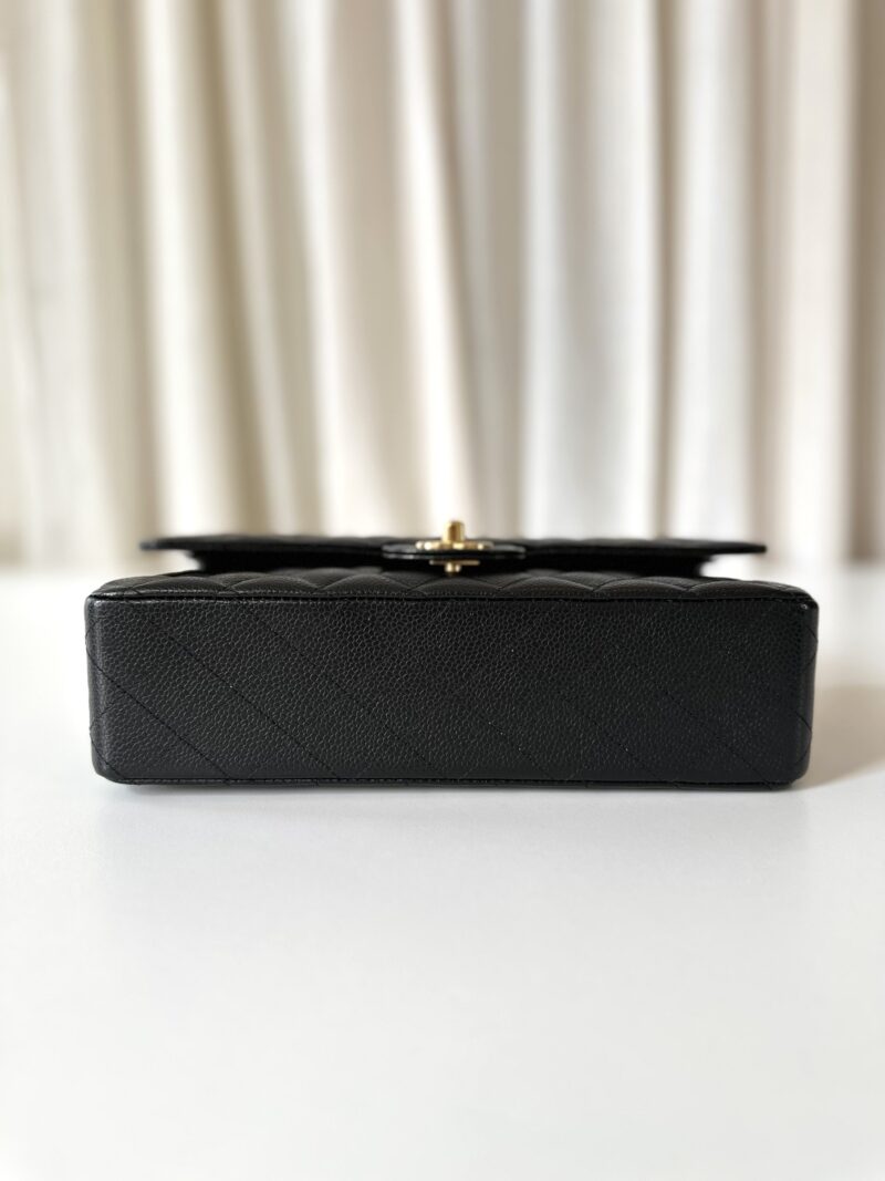 Chanel classic medium double flap bag - Image 5