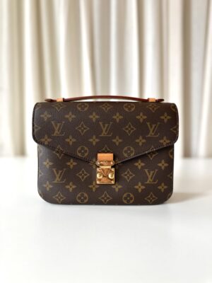 Louis Vuitton Pochette Metis monogram