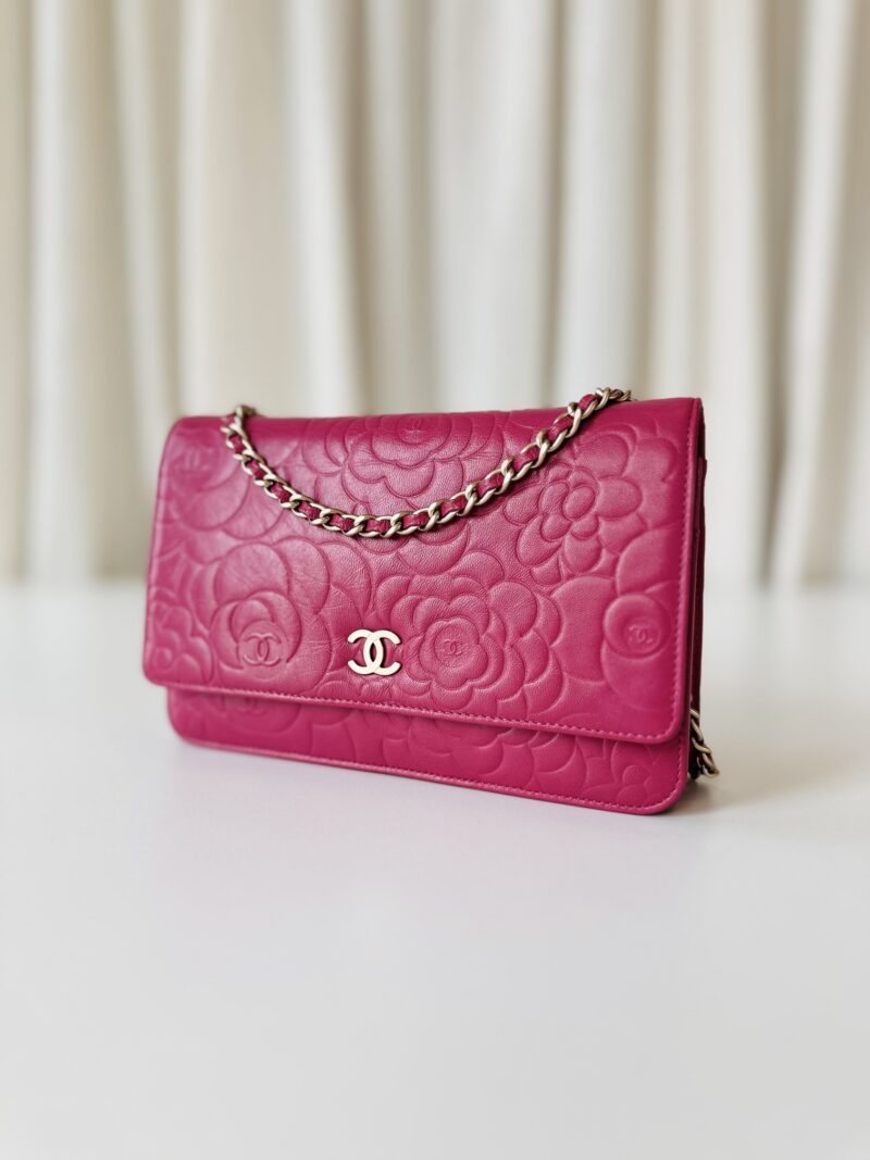 Chanel camellia wallet on chain - Image 2