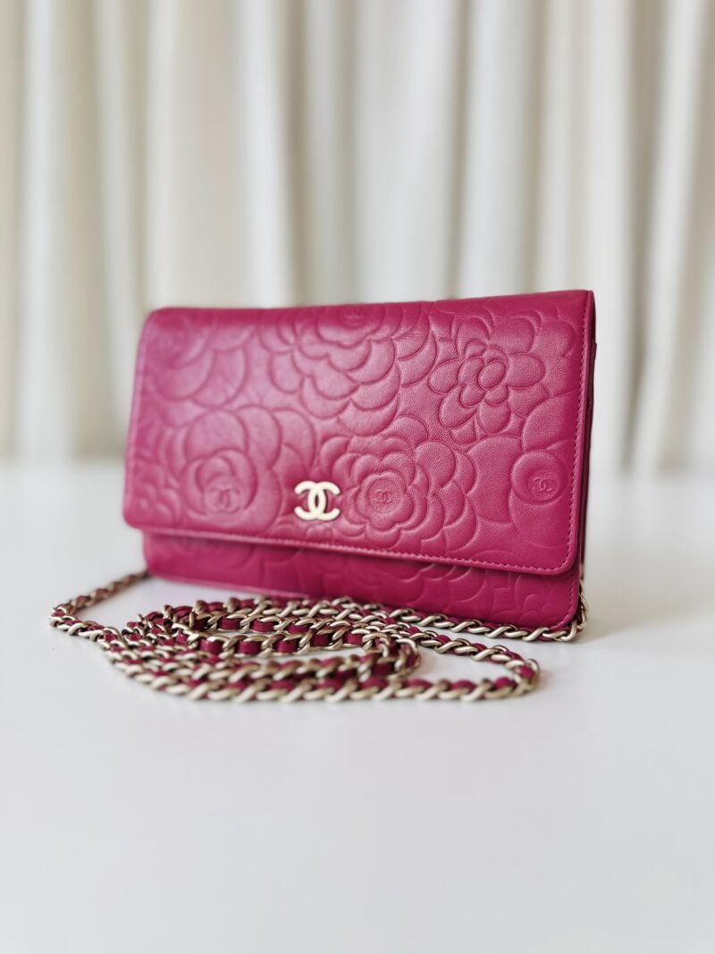 Chanel camellia wallet on chain - Image 3