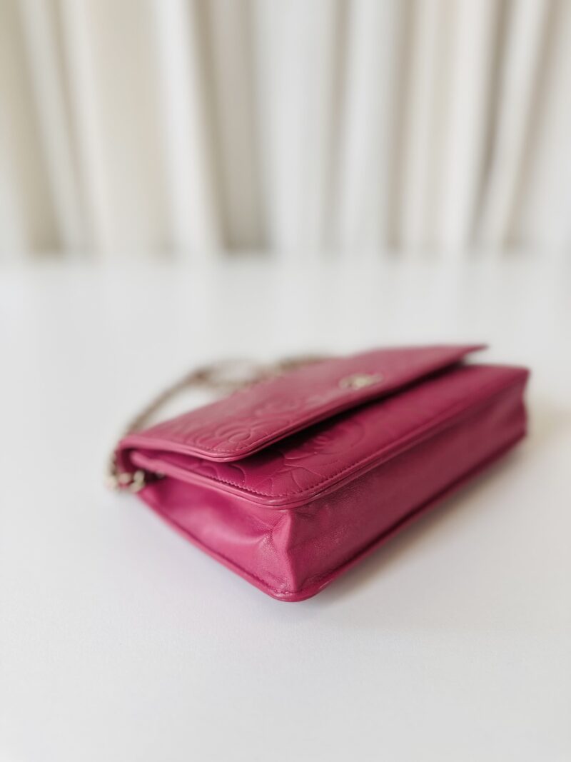 Chanel camellia wallet on chain - Image 7