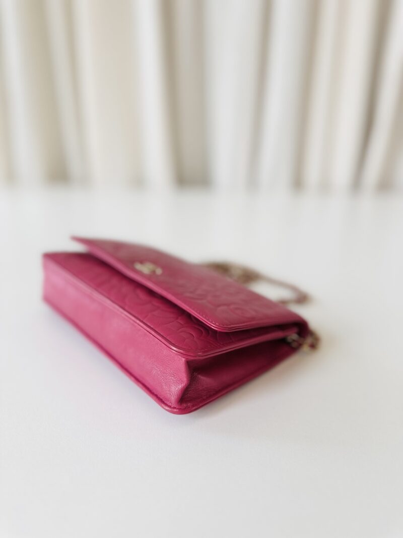Chanel camellia wallet on chain - Image 8