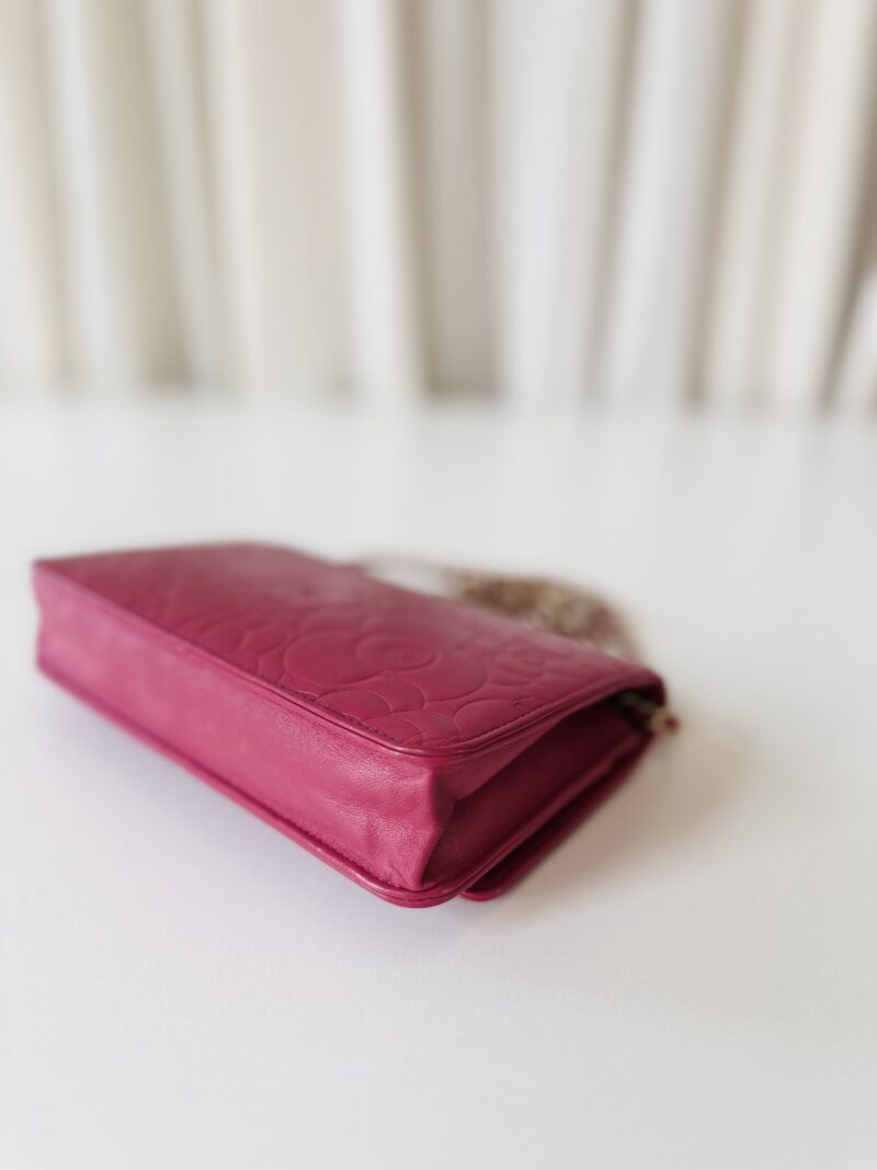 Chanel camellia wallet on chain - Image 10