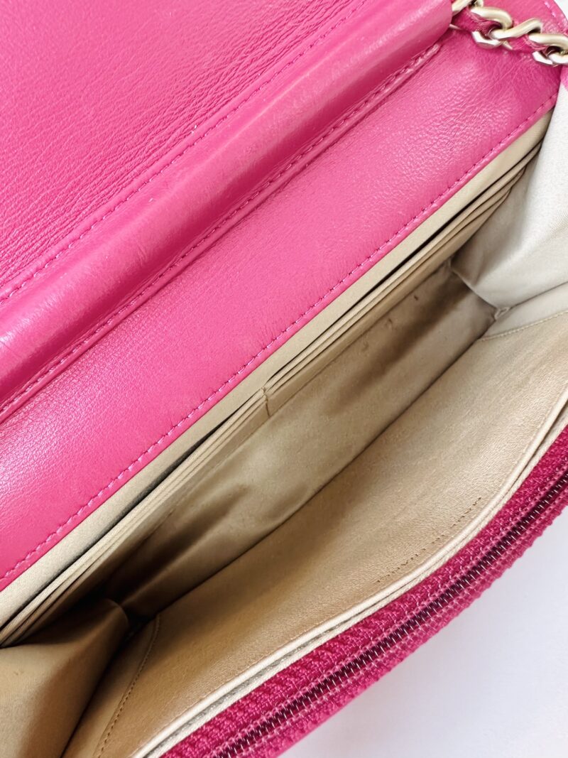 Chanel camellia wallet on chain - Image 11