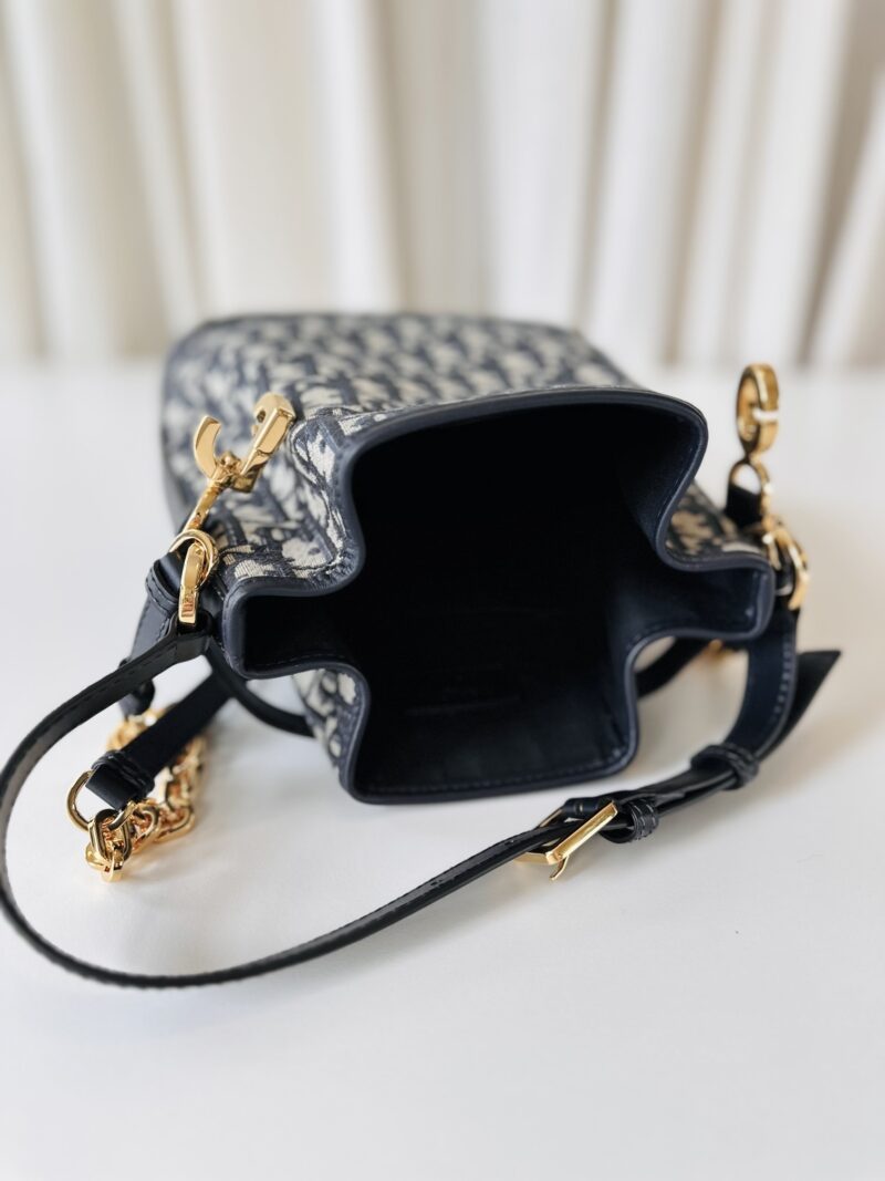 Dior C'est medium - Image 10