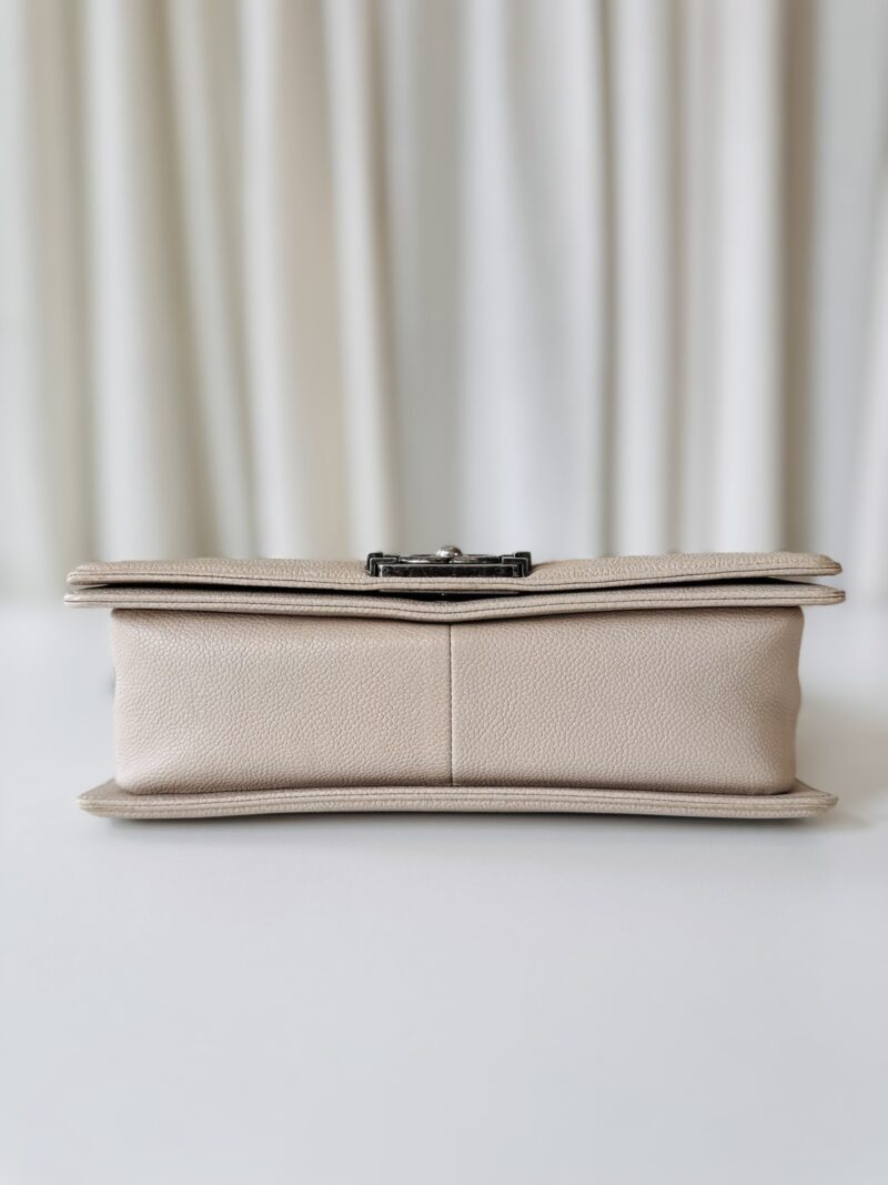 Chanel boy bag medium - Image 5