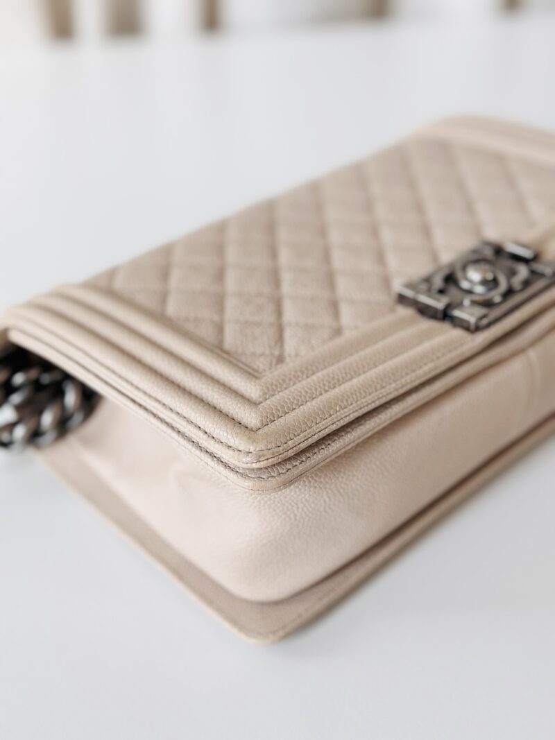 Chanel boy bag medium - Image 6