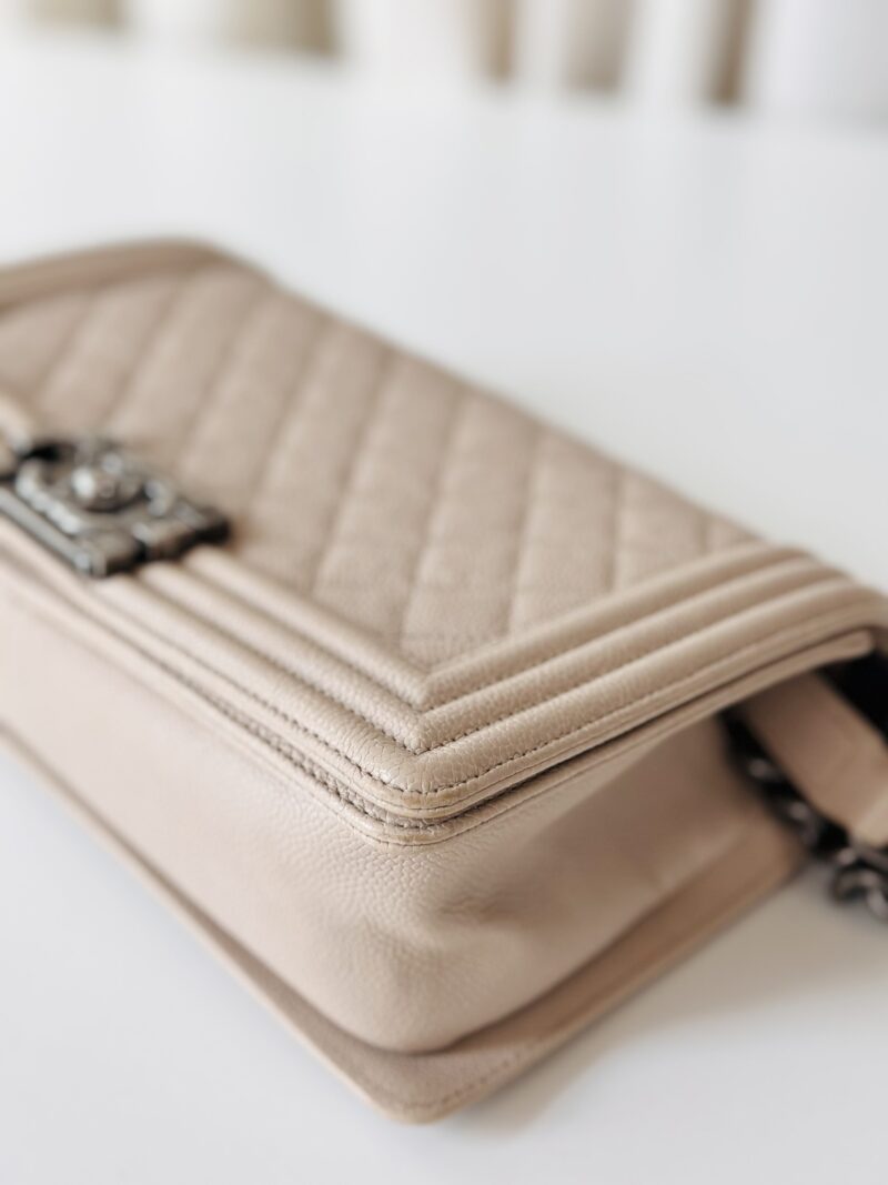 Chanel boy bag medium - Image 7