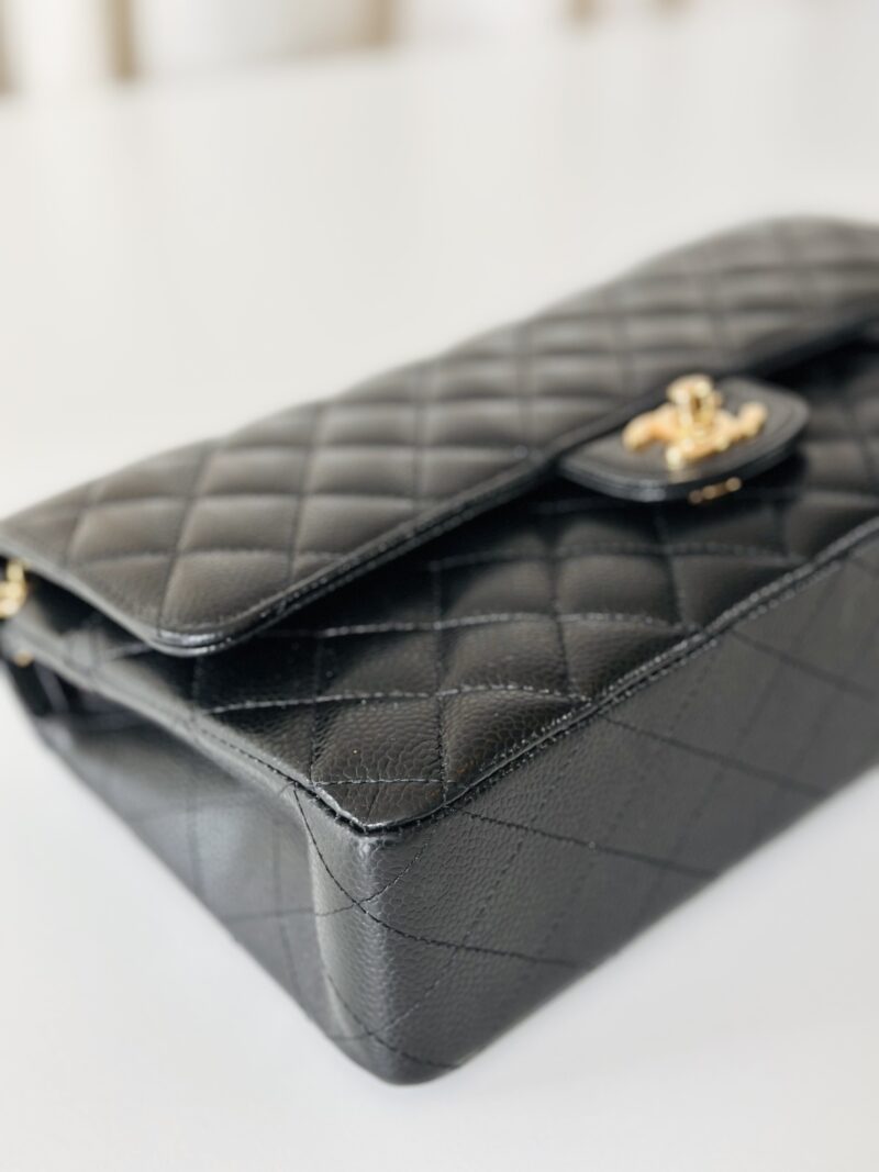 Chanel classic medium double flap bag - Image 6