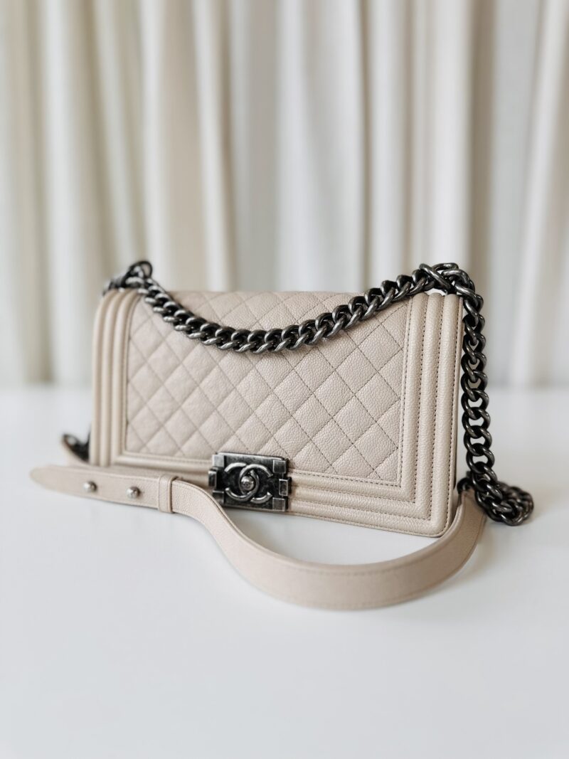 Chanel boy bag medium - Image 3