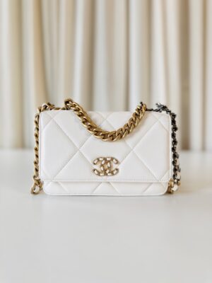Chanel 19 wallet on chain