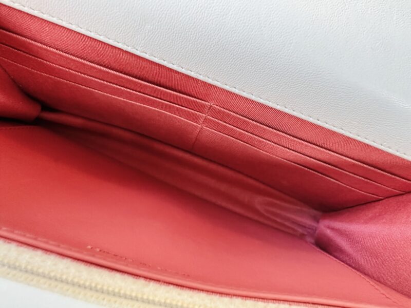 Chanel 19 wallet on chain - Image 9