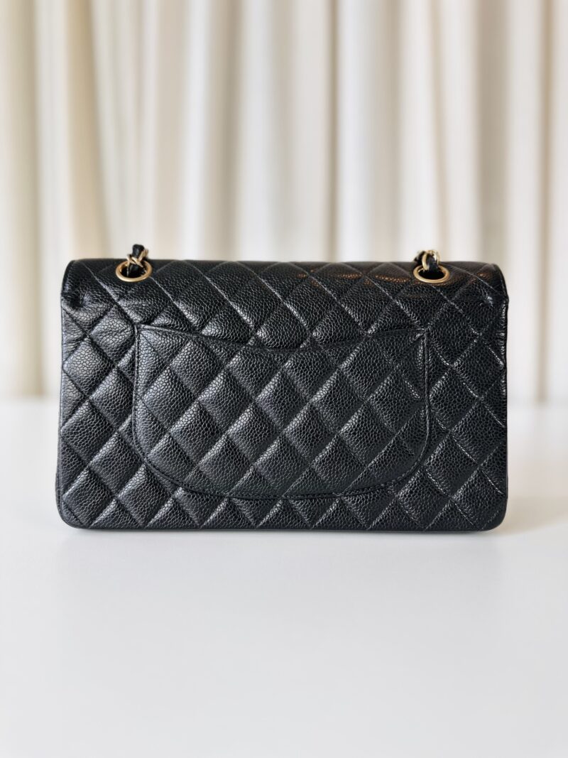 Chanel black vintage medium classic double flap bag - Image 4