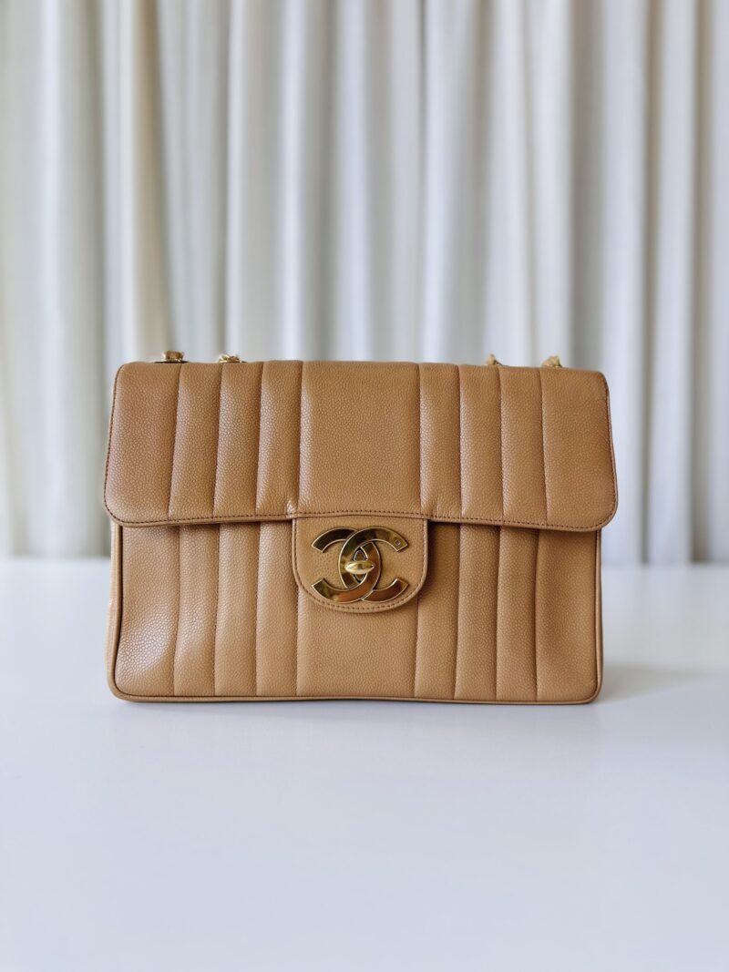 Chanel vintage jumbo beige