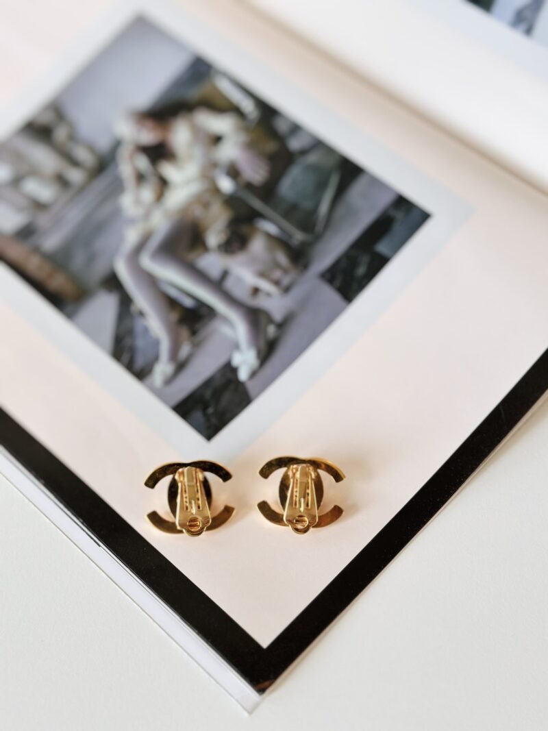 Chanel clip-on earrings - Image 2