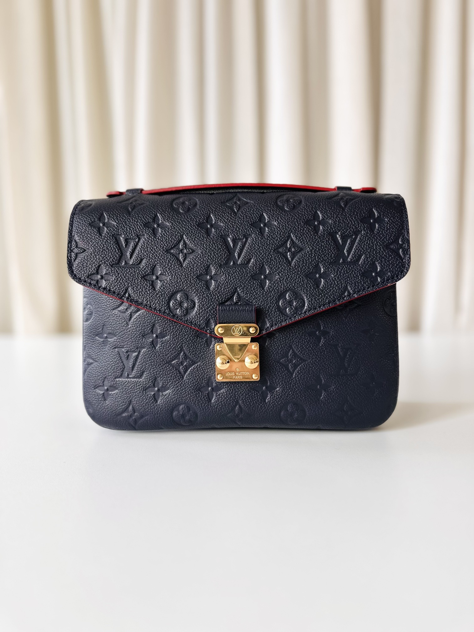 Louis Vuitton Pochette metis