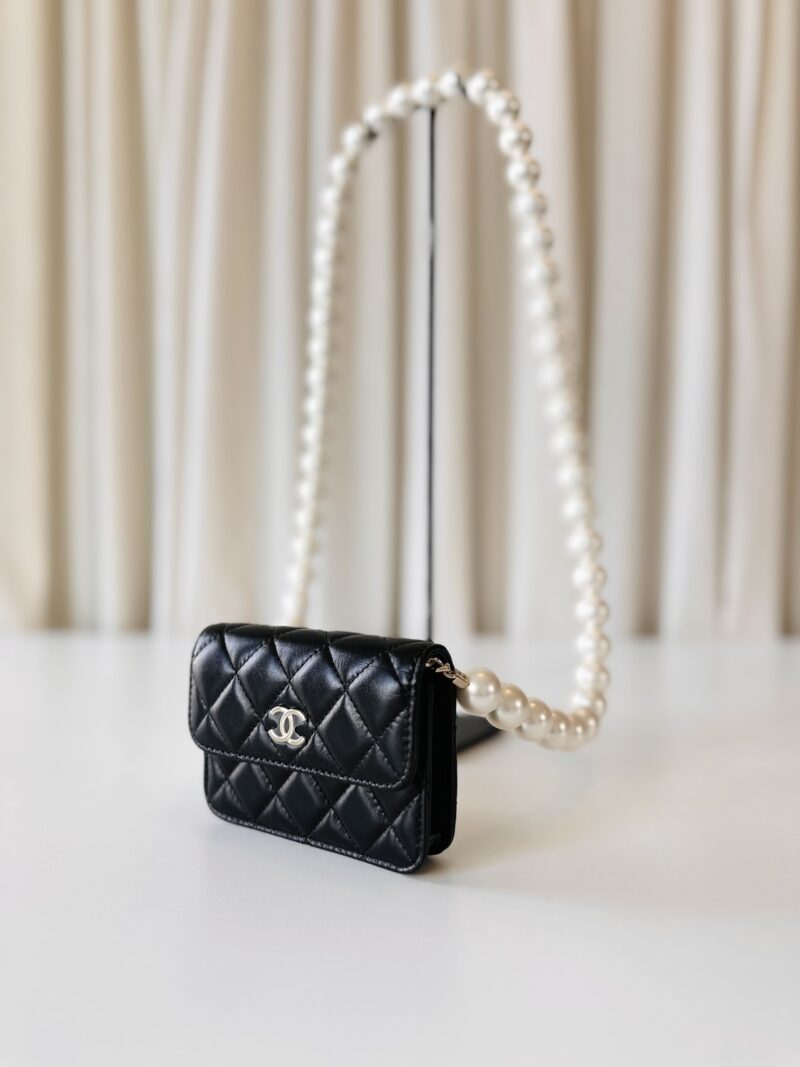 Chanel pearl wallet on chain - Image 2