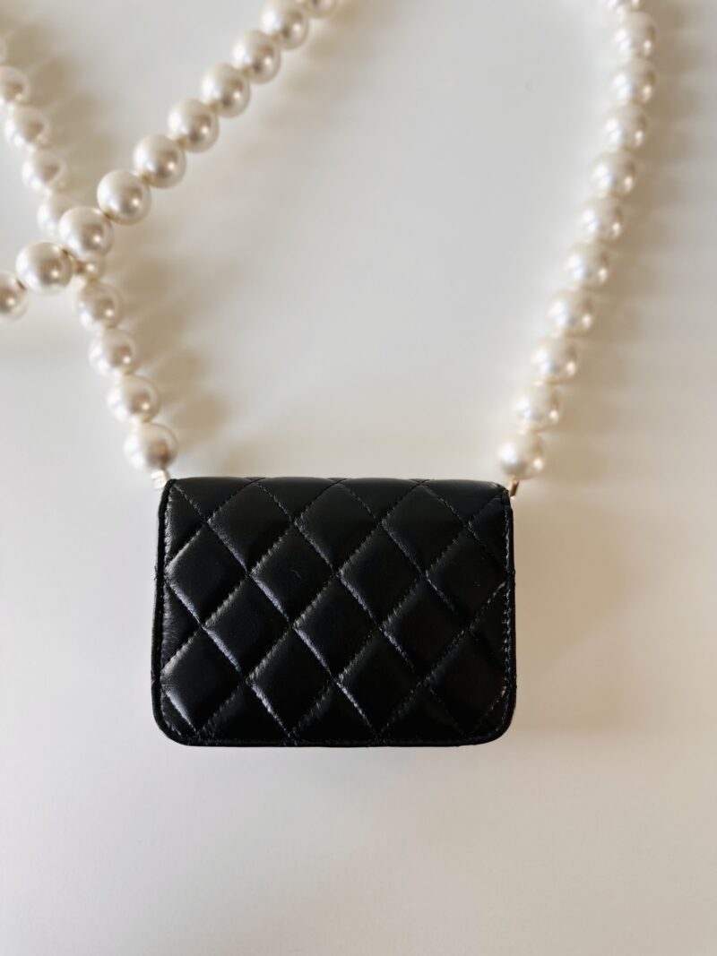 Chanel pearl wallet on chain - Image 5