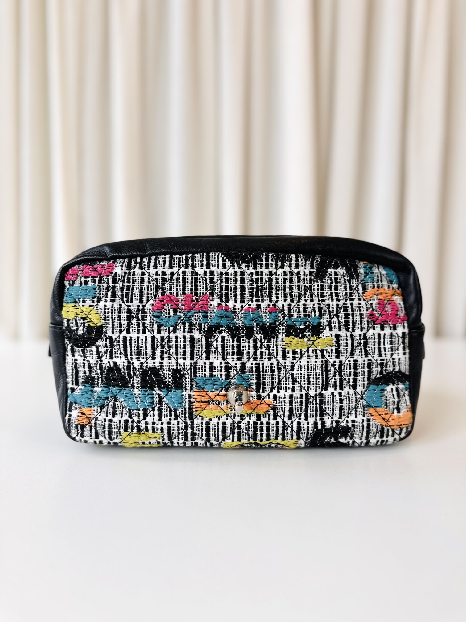 Chanel tweed single flap bag - Image 11