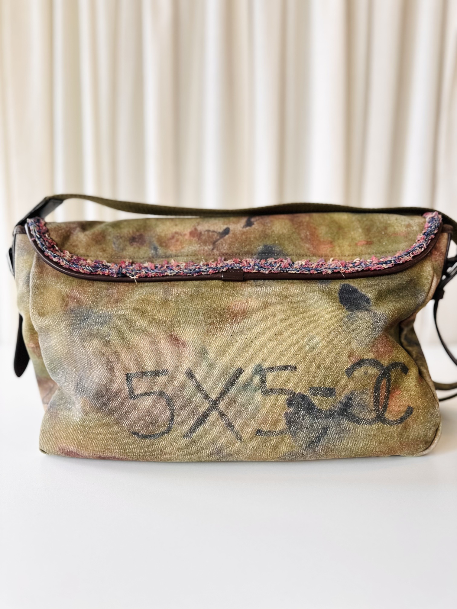 Chanel Graffiti tweed Toile On The Pavement - Image 4