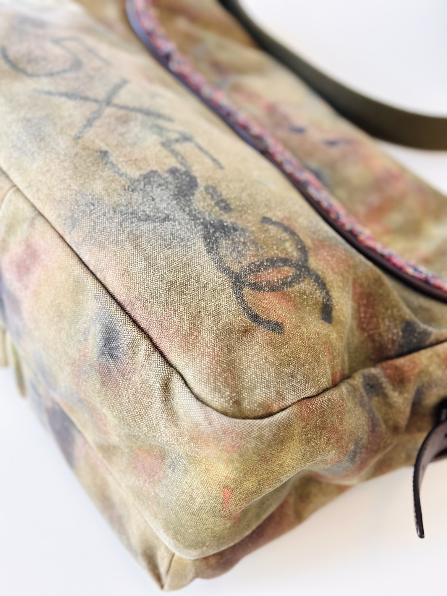 Chanel Graffiti tweed Toile On The Pavement - Image 10