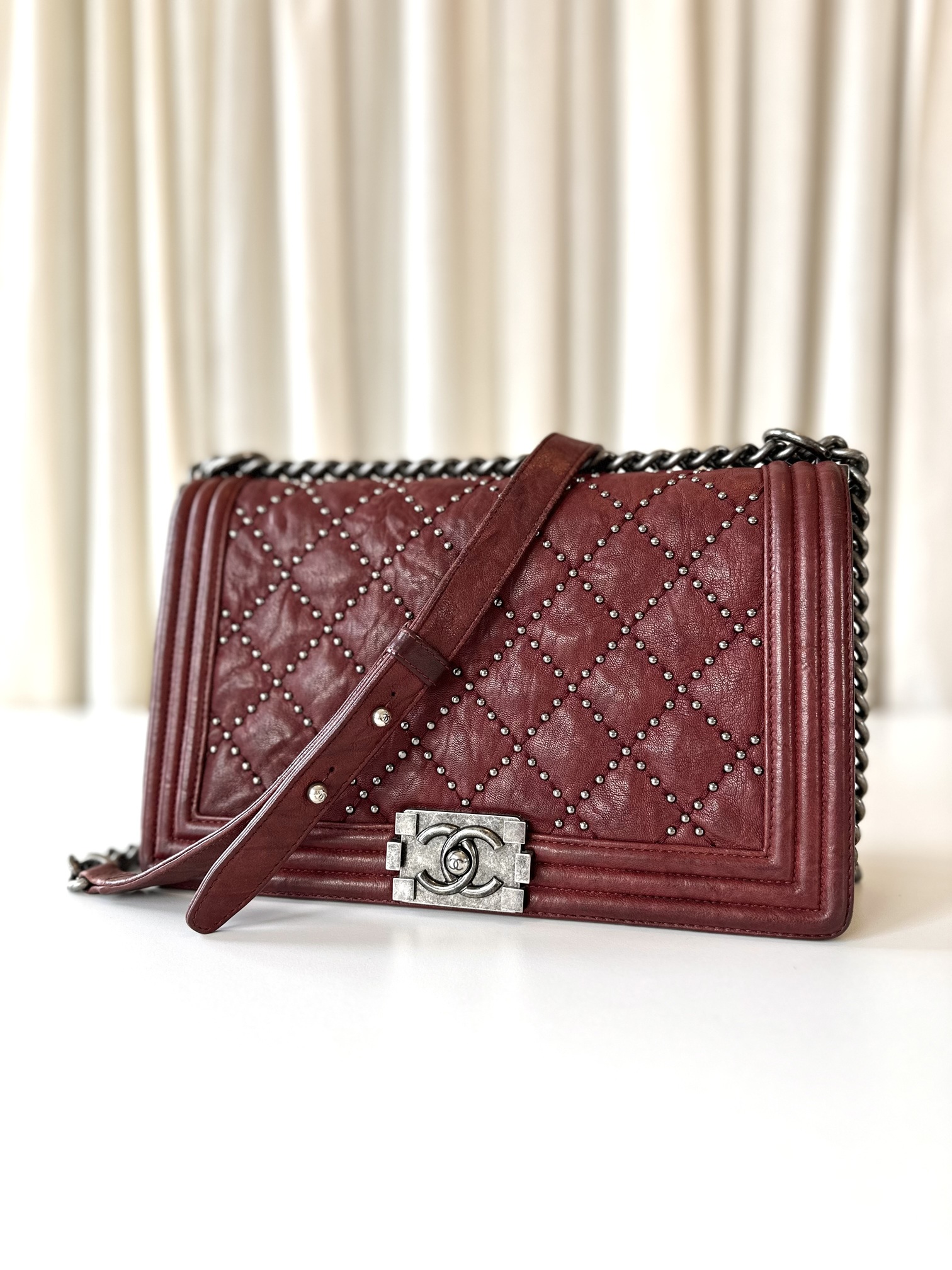 Chanel boy bag studs - Image 3