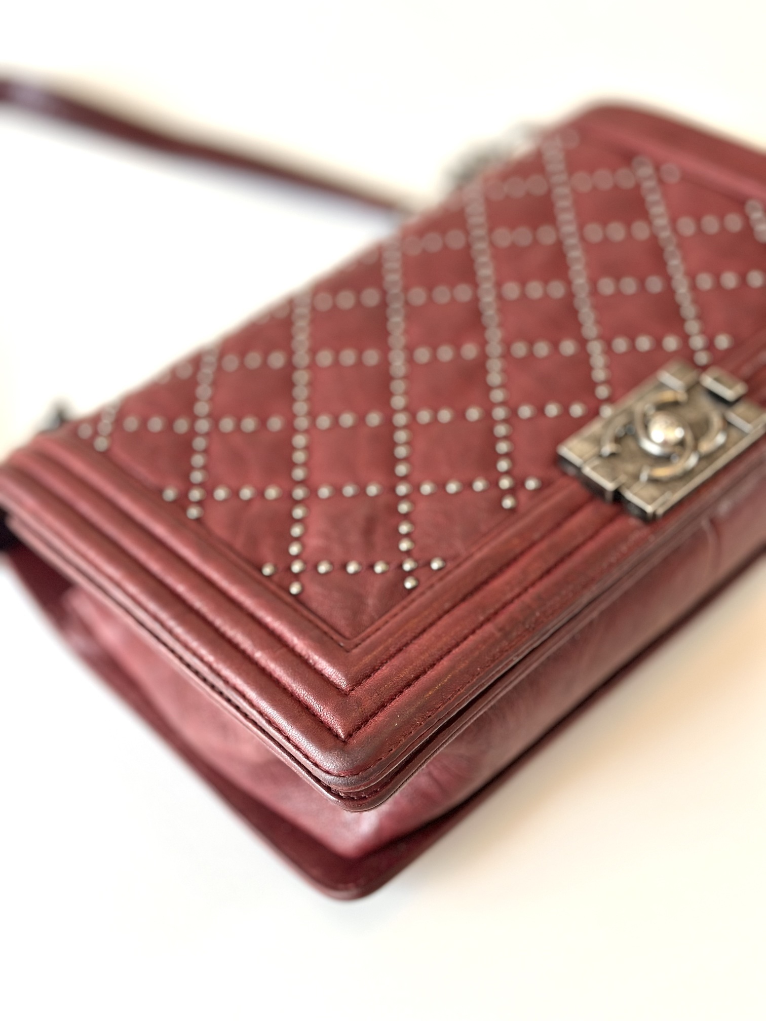 Chanel boy bag studs - Image 6