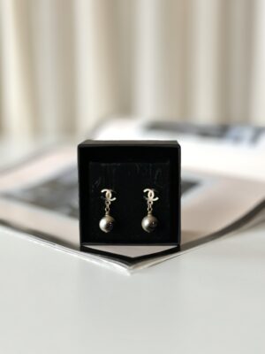 Chanel pearl earrings black