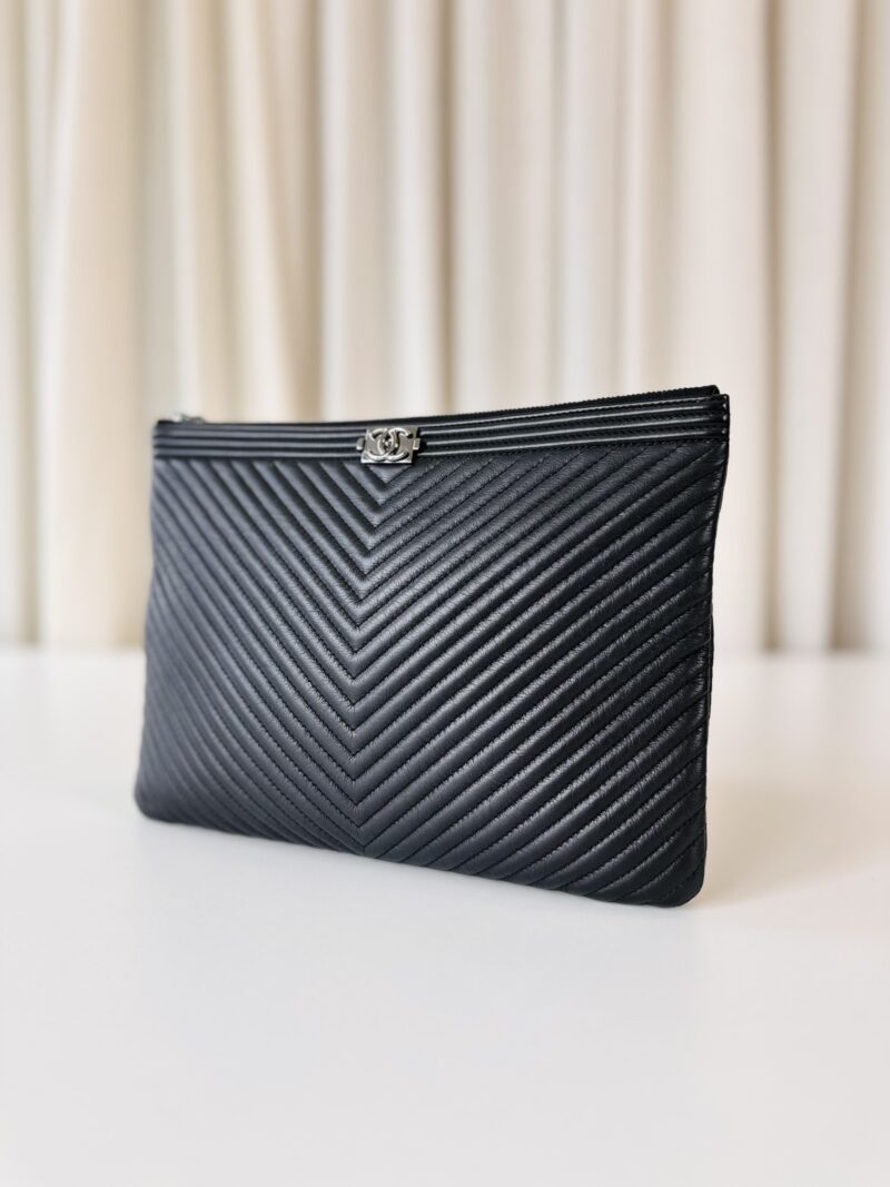 Chanel chevron boy clutch - Image 10