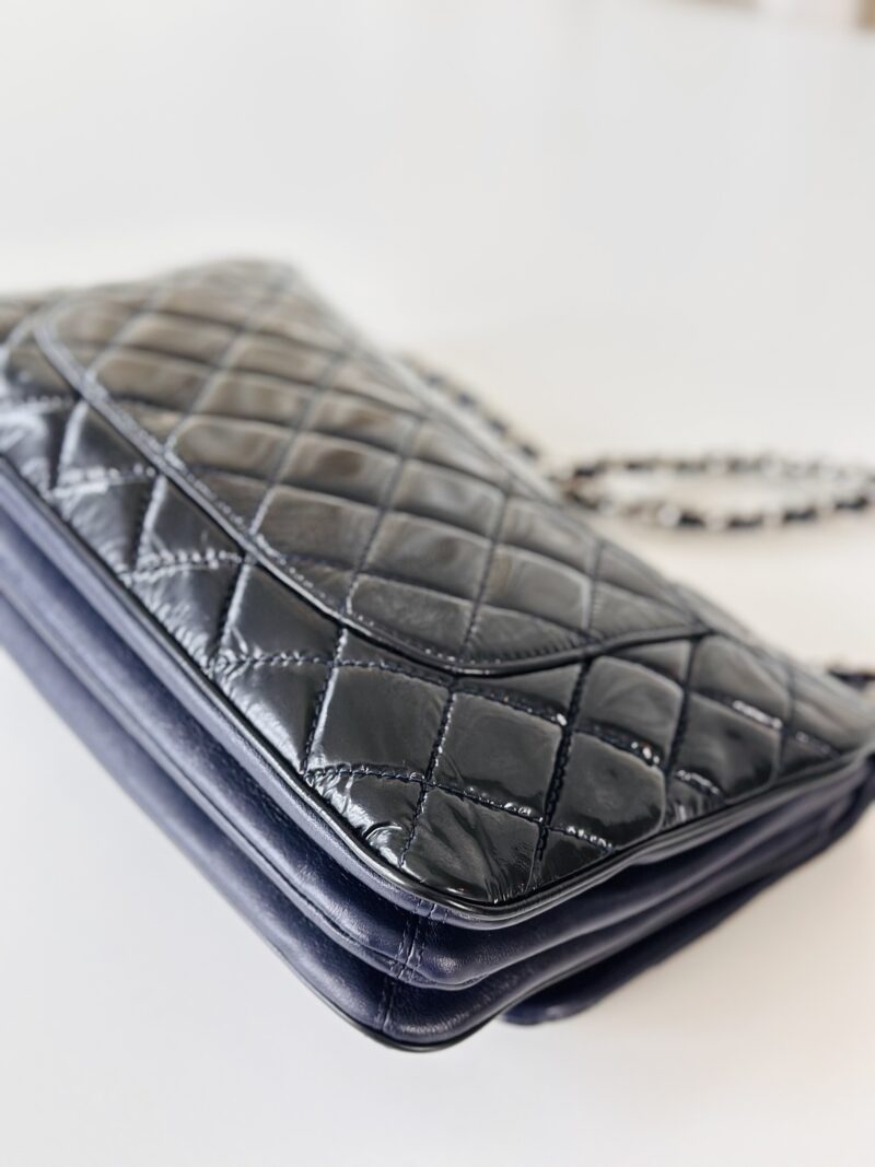 Chanel patent single flap bag - Image 9