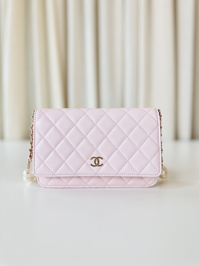 Chanel pearl wallet on chain - Image 8