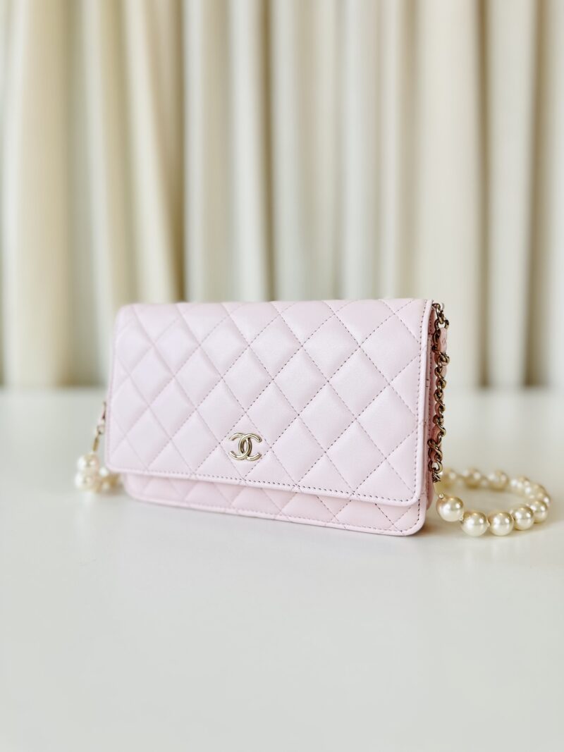 Chanel pearl wallet on chain - Image 2