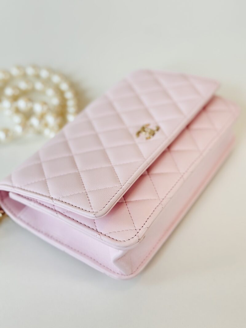 Chanel pearl wallet on chain - Image 5